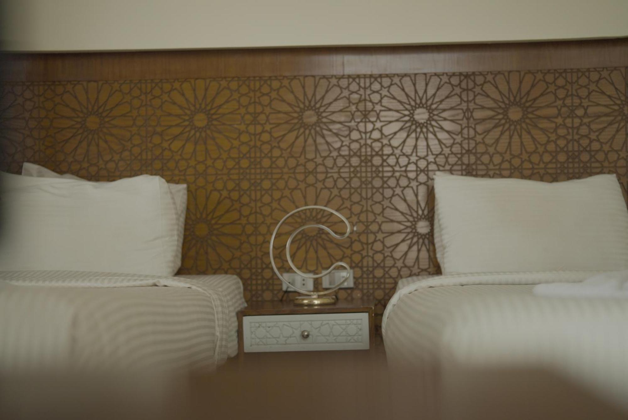 Queen Cleopatra Pyramids Hotel Kairo Bagian luar foto